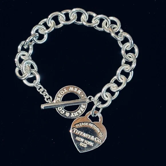 Return to Tiffany & Co. Silver Heart Charm Bracelet - Picture 2 of 9